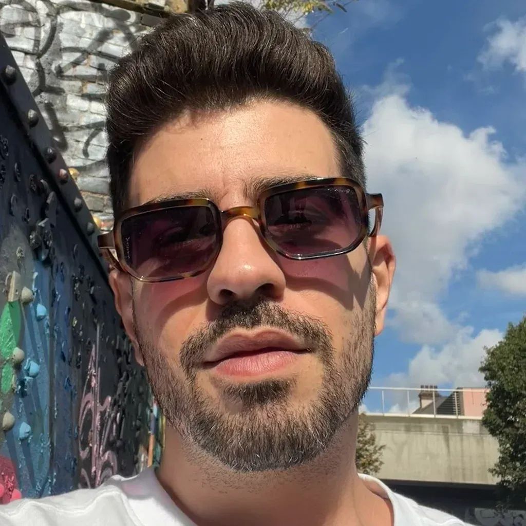 Adrián G