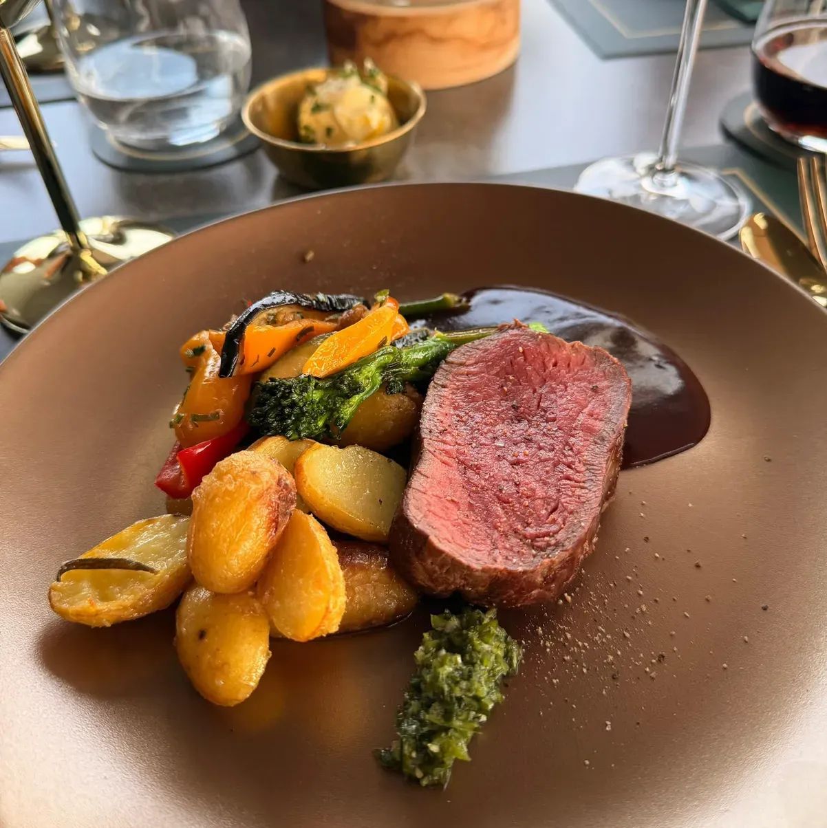 Rinderfilet, Ofengemüse, Jus, Chimchurri