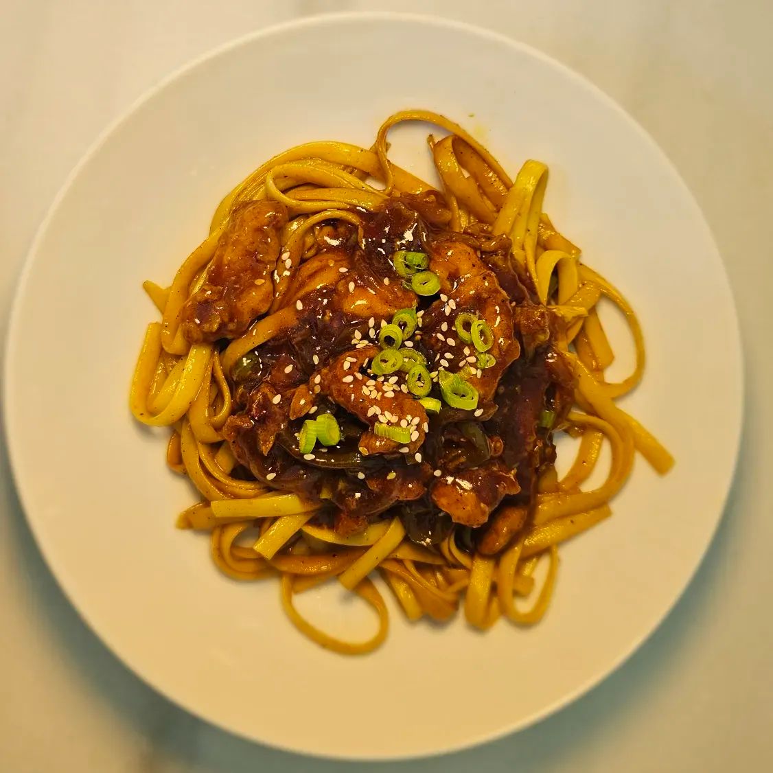 Noodles with honey lemon chicken