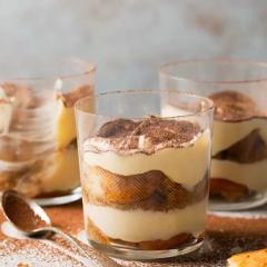 Classic tiramisu