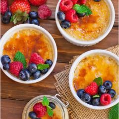 Crème Brûlée with fresh berries