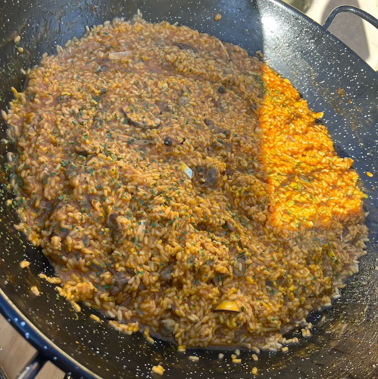 Arroz meloso de secreto y boletus