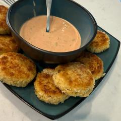 CHESAPEAKE BAY LUMP BLUE CRAB CAKES