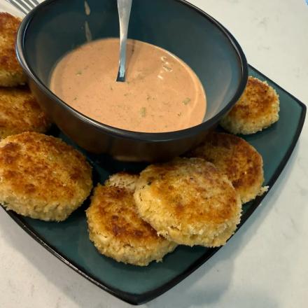 CHESAPEAKE BAY LUMP BLUE CRAB CAKES