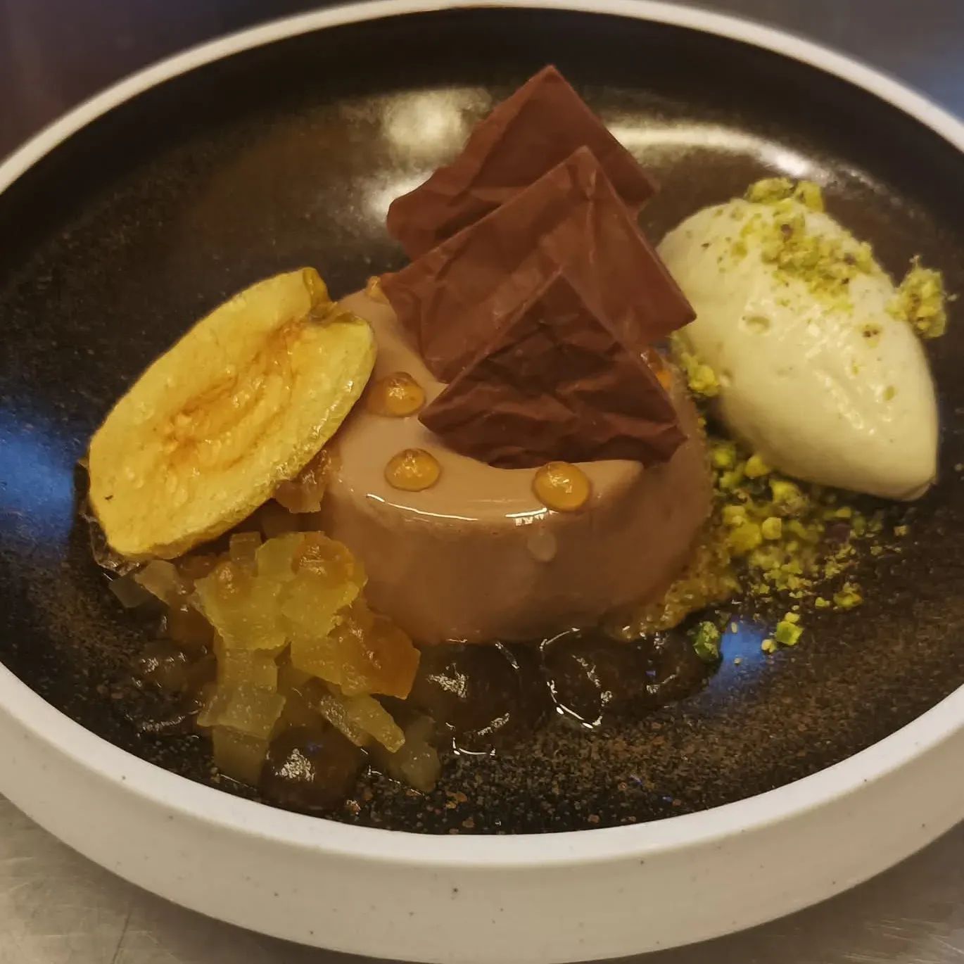 Milk chocolate, green apple, pistachio