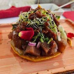 tostada de ceviche de atun