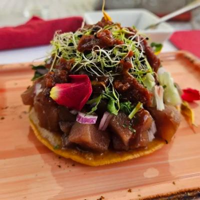 tostada de ceviche de atun