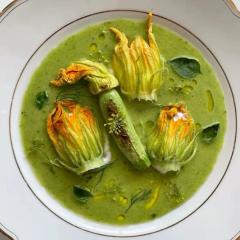 Flor de calabacín rellenas