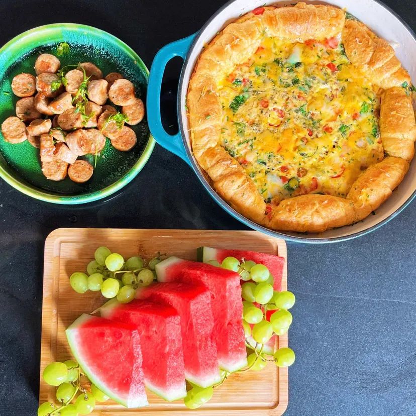 Private Breakfast croissant frittata 